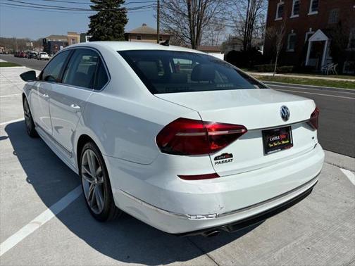 2017 Volkswagen Passat 1.8T R-Line w/Comfort