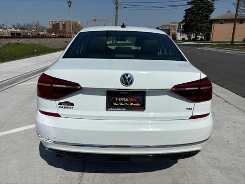 2017 Volkswagen Passat 1.8T R-Line w/Comfort