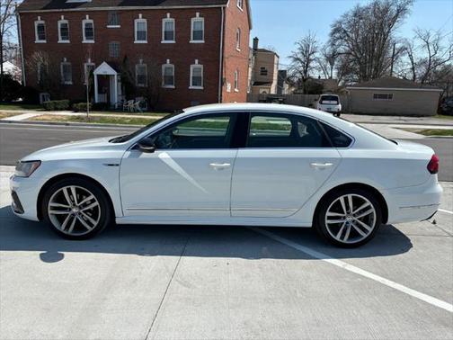 2017 Volkswagen Passat 1.8T R-Line w/Comfort
