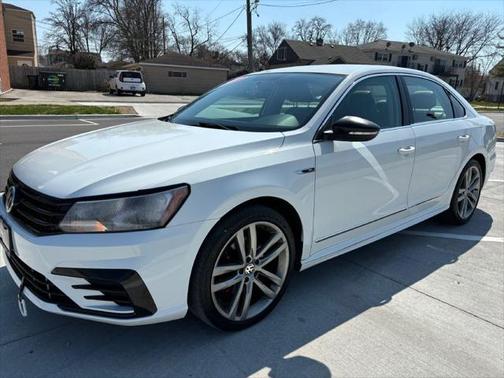 2017 Volkswagen Passat 1.8T R-Line w/Comfort