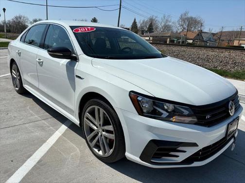 2017 Volkswagen Passat 1.8T R-Line w/Comfort