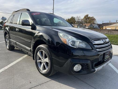 BLACK 2013 Subaru Outback 2.5i Limited