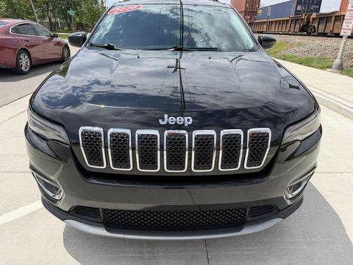 Diamond Black Crystal Pearlcoat 2020 Jeep Cherokee Limited