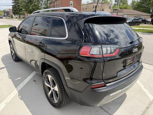 Diamond Black Crystal Pearlcoat 2020 Jeep Cherokee Limited