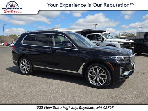 Black Sapphire Metallic 2022 BMW X7 xDrive40i