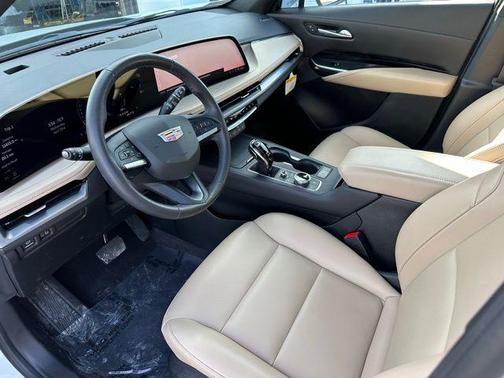 2024 Cadillac XT4 Luxury