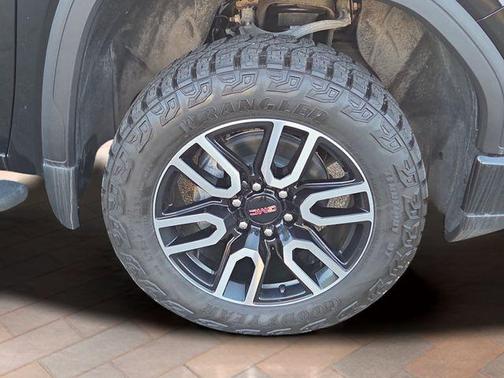 2022 GMC Sierra 1500 AT4