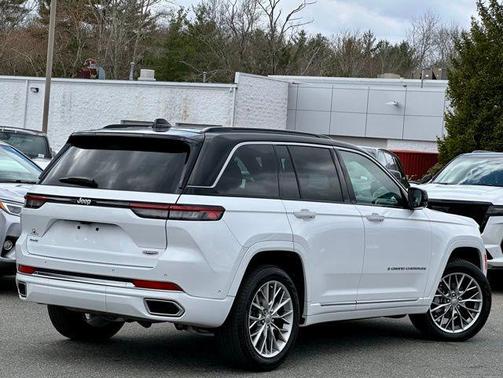 2025 Jeep Grand Cherokee Summit