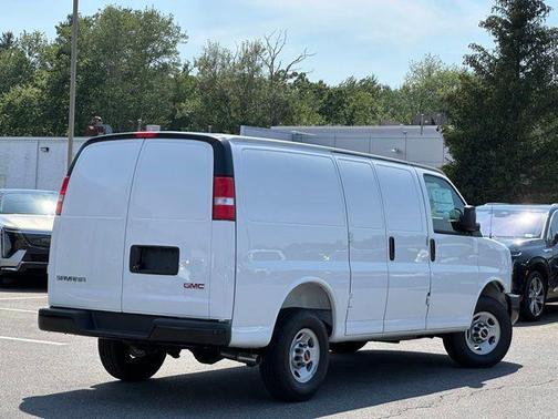 2025 GMC Savana 2500 Work Van