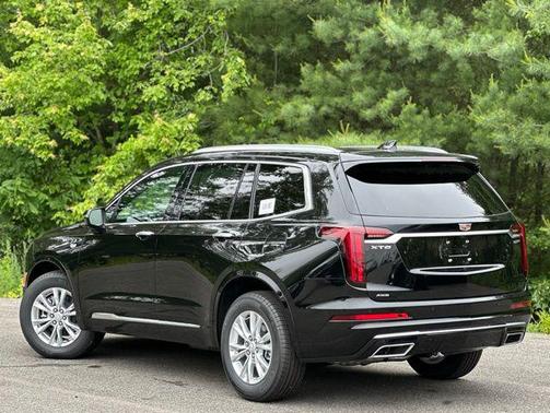 2025 Cadillac XT6 Luxury AWD