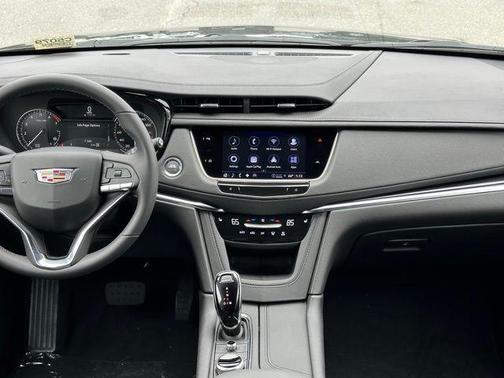 2025 Cadillac XT6 Luxury AWD