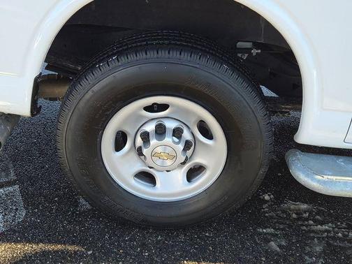 2024 Chevrolet Express 2500 RWD 2500 Regular Wheelbase WT