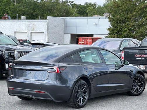 2025 Tesla Model 3 Long Range