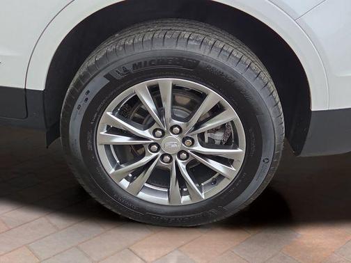 Crystal White Tricoat 2021 Cadillac XT5 Premium Luxury