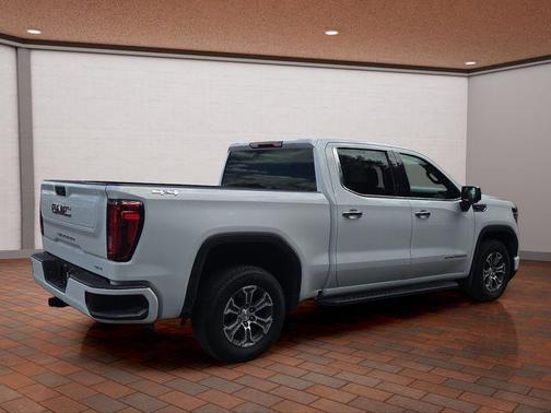 Summit White 2025 GMC Sierra 1500 SLT