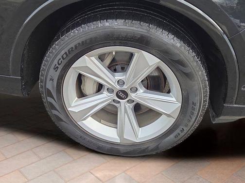 2025 Audi Q7 55 Premium