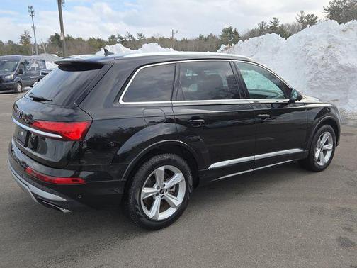 2025 Audi Q7 55 Premium