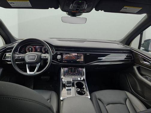 2025 Audi Q7 55 Premium