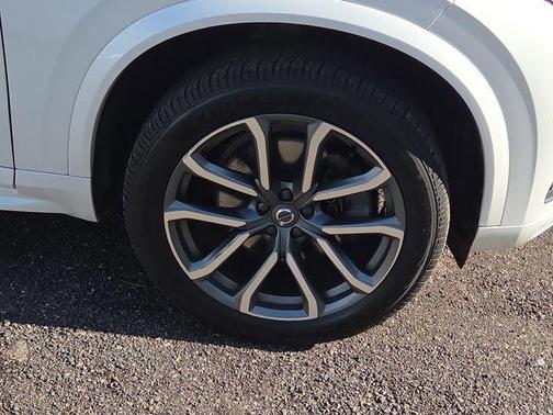 2019 Volvo XC90 T5 Momentum