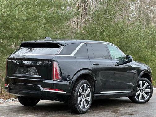 2025 Cadillac Escalade Luxury