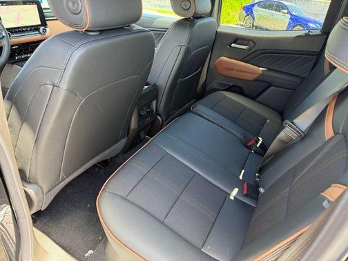 2025 GMC Canyon Base