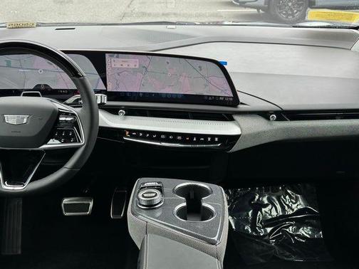 2025 Cadillac OPTIQ Luxury 1 AWD