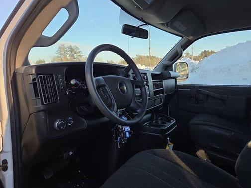 2024 Chevrolet Express 2500 RWD 2500 Regular Wheelbase WT