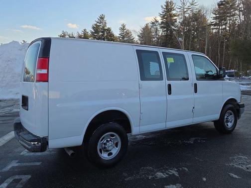 2024 Chevrolet Express 2500 RWD 2500 Regular Wheelbase WT
