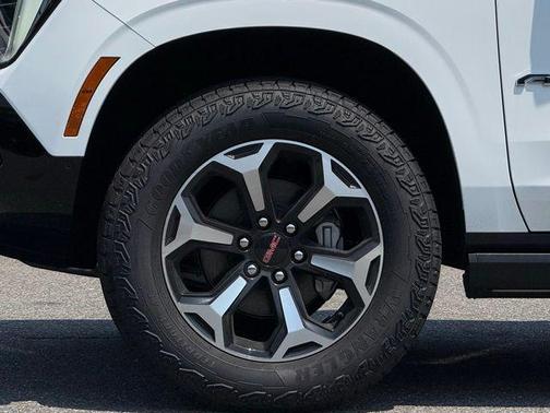 2025 GMC Yukon 4WD AT4