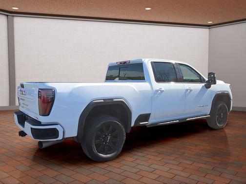 Summit White 2024 GMC Sierra 2500 AT4