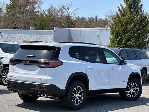 2025 GMC Acadia AWD AT4