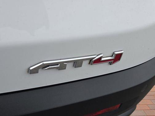 2023 GMC Acadia AWD AT4