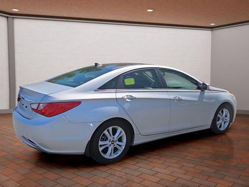 Radiant Silver Metallic 2012 Hyundai SONATA Limited