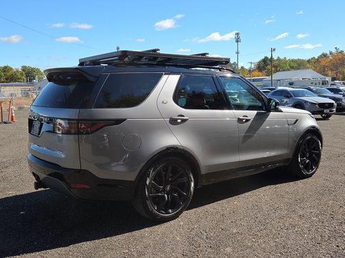 2023 Land Rover Discovery P300 S R-Dynamic