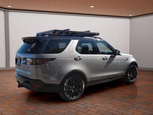 2023 Land Rover Discovery P300 S R-Dynamic