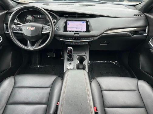 2023 Cadillac XT4 Sport