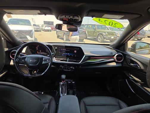 Mosaic Black Metallic 2024 Chevrolet Trax FWD 2RS