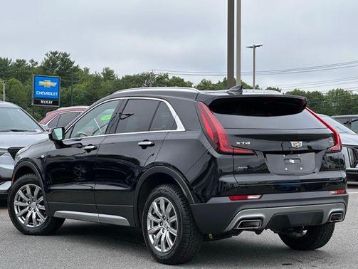 2022 Cadillac XT4 Premium Luxury