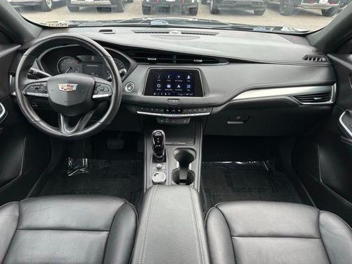2022 Cadillac XT4 Premium Luxury