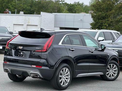 2022 Cadillac XT4 Premium Luxury
