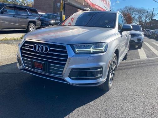 Photo 1 of 47 of 2017 Audi Q7 3.0T Prestige