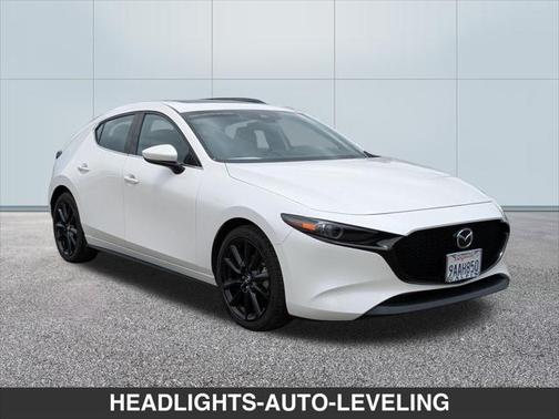 2022 Mazda Mazda3 FWD w/Premium Package