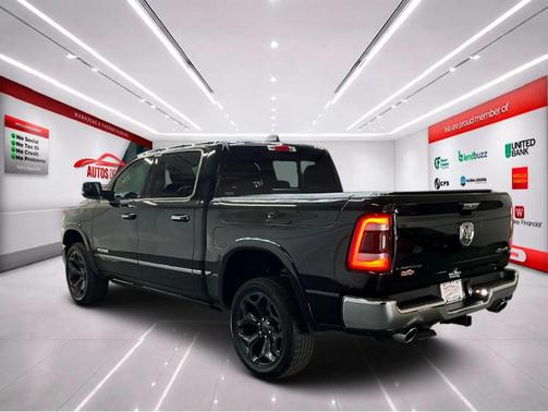 Diamond Black Crystal Pearlcoat 2021 RAM 1500 Limited