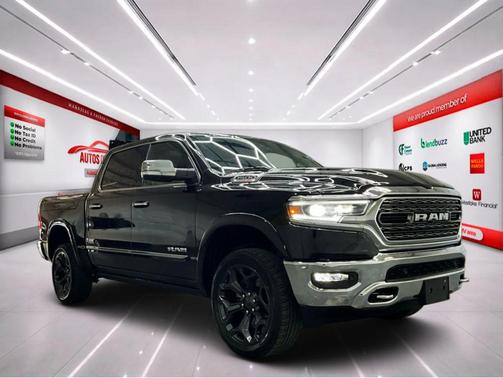 Diamond Black Crystal Pearlcoat 2021 RAM 1500 Limited