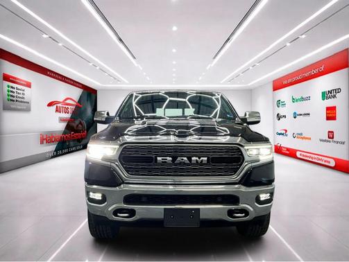 Diamond Black Crystal Pearlcoat 2021 RAM 1500 Limited