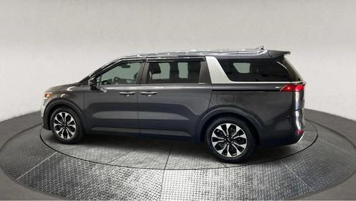 2022 Kia Carnival EX