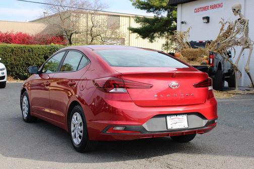 Scarlet Red 2019 Hyundai ELANTRA SE