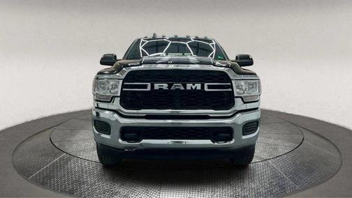 2022 RAM 3500 Tradesman Crew Cab 4x4 8' Box