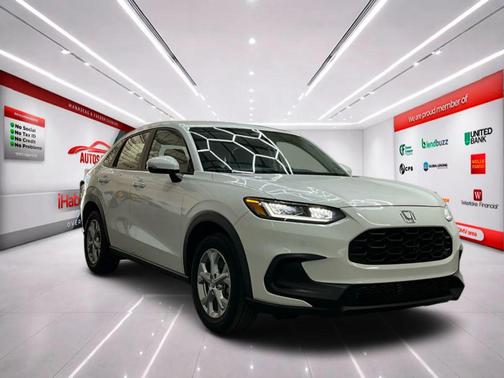 Platinum White Pearl 2025 Honda HR-V LX
