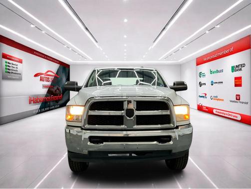 Bright White Clearcoat 2018 RAM 3500 Tradesman Crew Cab 4x4 8' Box